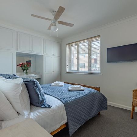 Luxury 2 Bed Room Lake View Apt Bowness Parking Extérieur photo